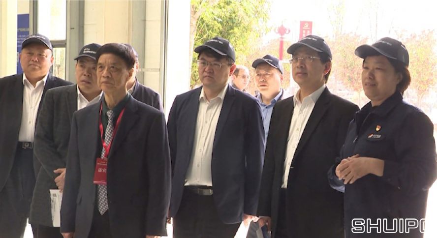 武漢理工大學黨委書記信思金，武漢理工大學原校長、俄羅斯國家工程院外籍院士周祖德，山東理工大學原校長、俄羅斯自然科學院外籍院士張鐵柱